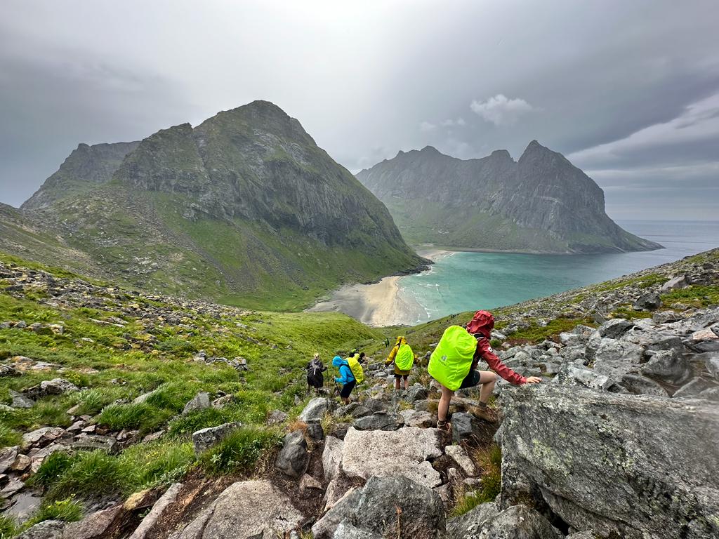 100Km au-delà. Troisième jour du trek, Kvalvika beach